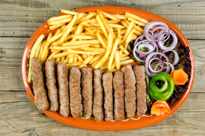 Cevapi po recepturi šefa kuhinje sa pomfritom